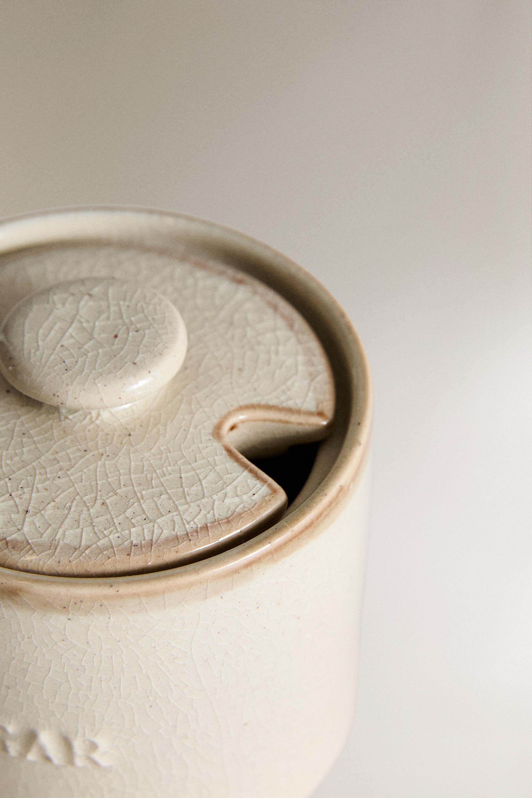 STONEWARE SUGAR BOWL WITH DESSERT SPOON